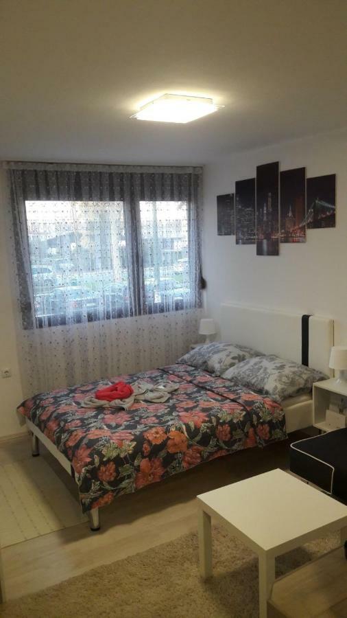 Studio Apartman Marija Zagabria Esterno foto